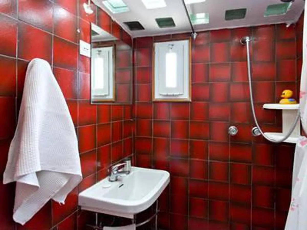 Room And Private Bathroom Between Mondello Beach And Old Town! Free Park! Palermo Italy