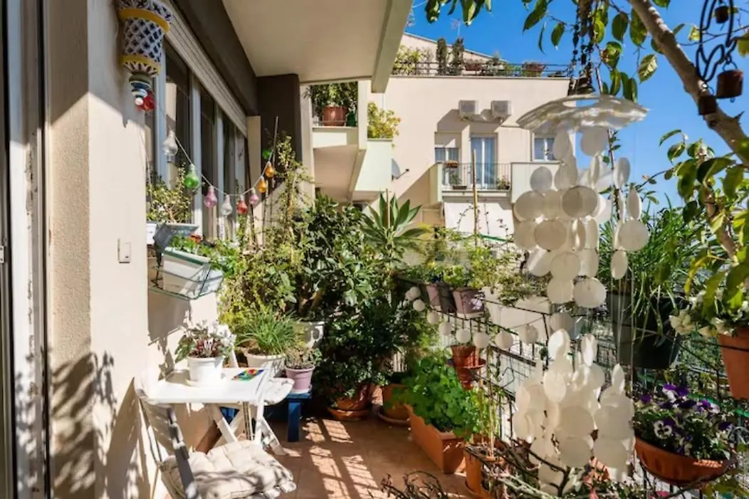 Alloggio in famiglia Room And Private Bathroom Between Mondello Beach And Old Town! Free Park! Palermo Italia
