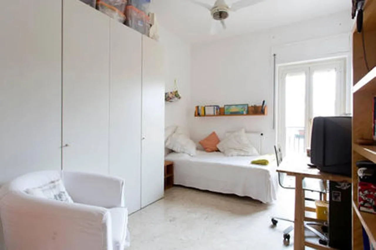 Privat bolig Room And Private Bathroom Between Mondello Beach And Old Town! Free Park! Palermo Italien
